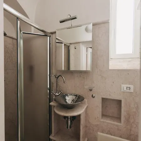 Casetta Garibaldi - Monolocale Storico Per Coppie A Ostuni